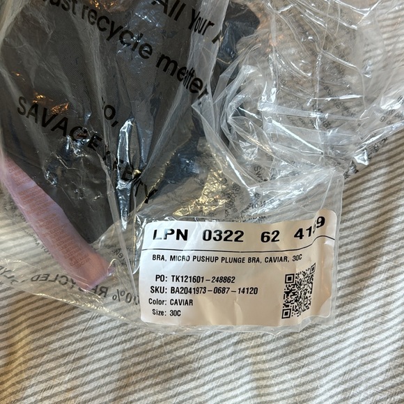 NWT Savage X Fenty plunge push up bra 30C black - Picture 4 of 5